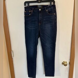 Monkey ride jeans 11/30 dark wash stretchy pants
